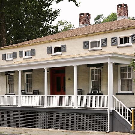 Bed and Breakfast Kingston Carriage House Экстерьер фото