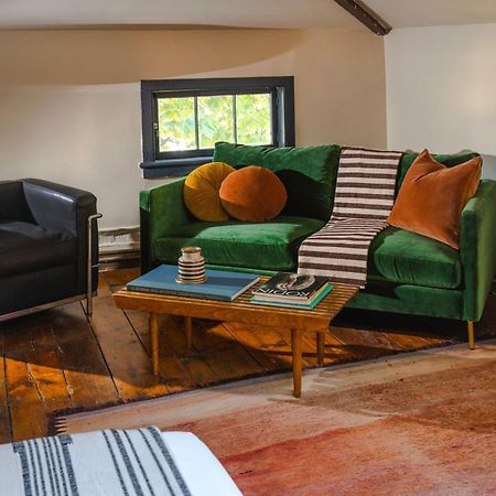 Bed and Breakfast Kingston Carriage House Экстерьер фото